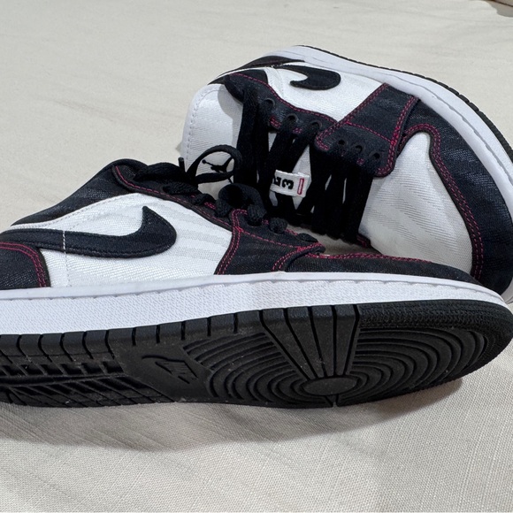Wmns Air Jordan 1 Low SE Utility 'White Black Red - Picture 3 of 8